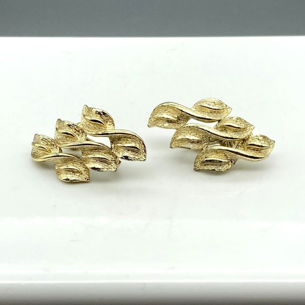 Vintage Coro Triple Swirl Earrings, Gold Tone Clip On
